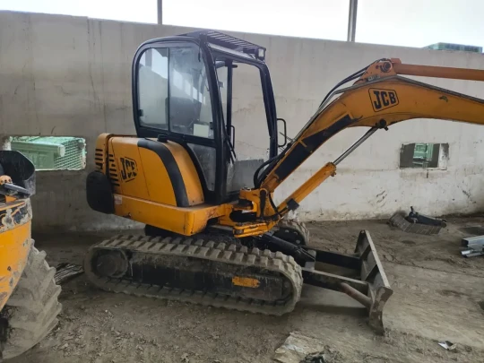 ESCAVATORE JCB 8035