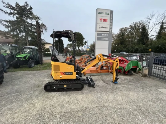 ESCAVATORE LIUGONG 5017