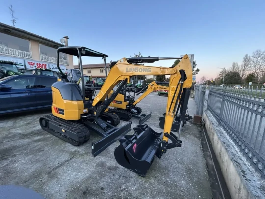 ESCAVATORE LIUGONG 5027