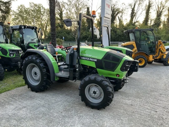 TRATTORE VIGNETO DEUTZ-FAHR 5070 DF KEYLINE PROMOZIONE