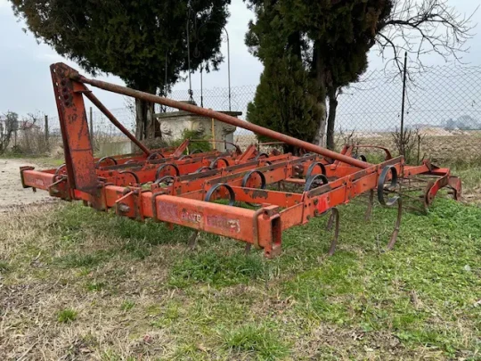 VIBROCOLTIVATORE KVERNELAND SANDERUM FUTURA